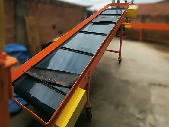 Esteira transportadora montada